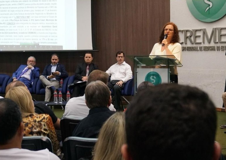 Com presença de deputados, valorização da classe médica e péssimas condições da saúde pública são pautas de reunião