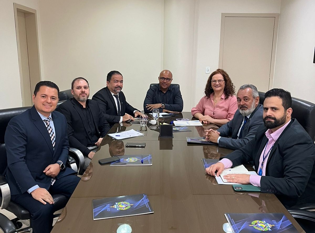 Simero e entidades médicas apresentam demandas ao TCE-RO para valorização profissional